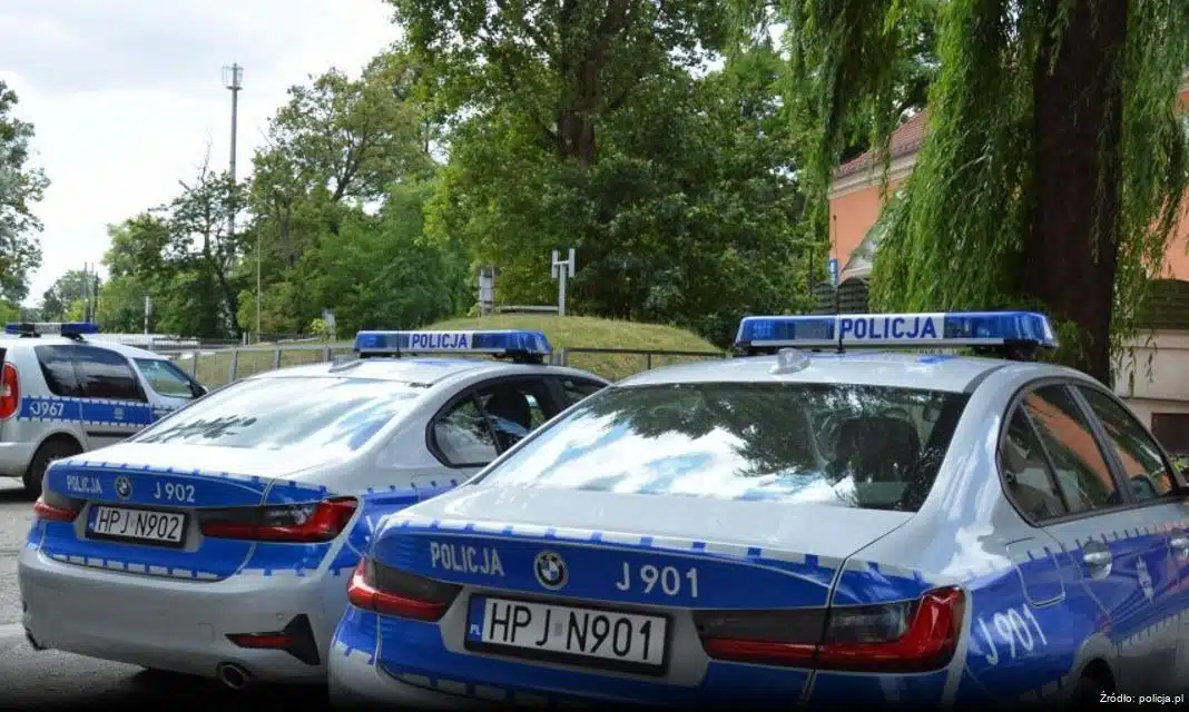Interwencja policji w Myślenicach: nakaz opuszczenia mieszkania wobec sprawcy przemocy domowej